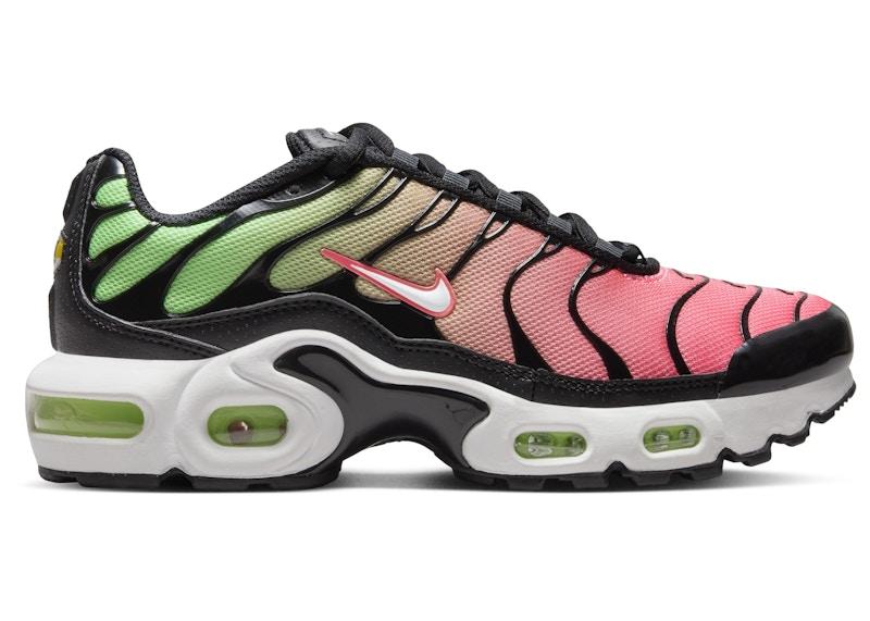 Nike Air Max Plus Black Green Strike Flash Crimson White
