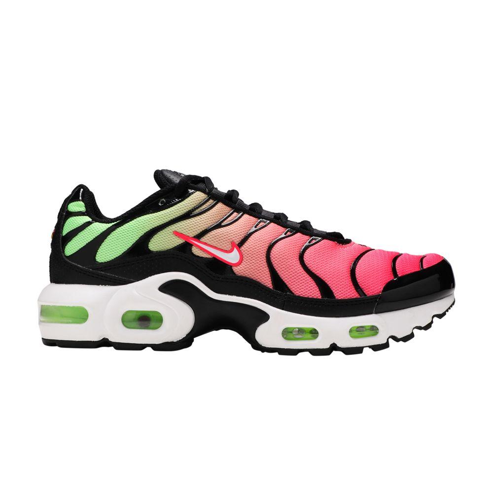 Nike Air Max Plus Black Green Strike Flash Crimson White