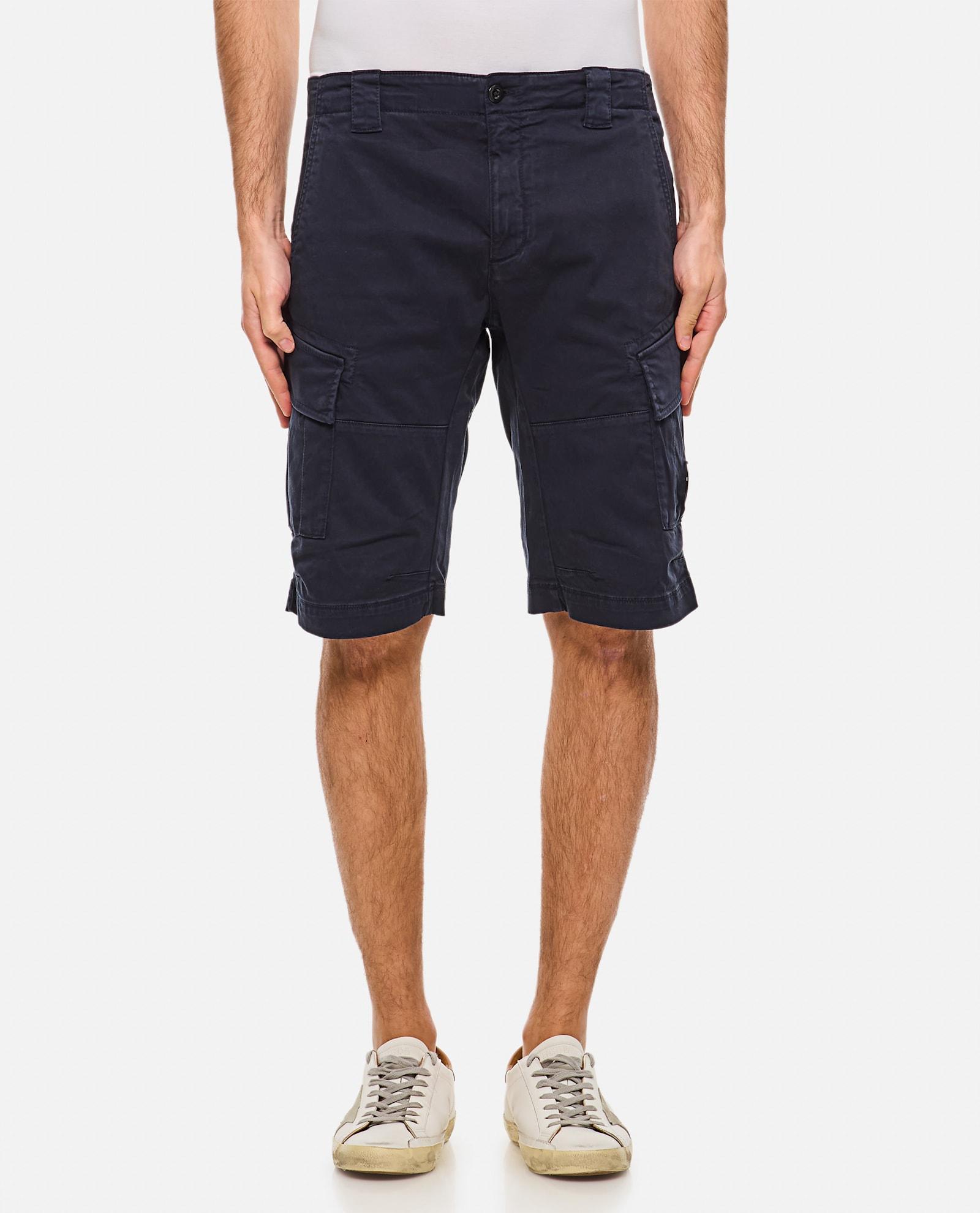 C.p. Company Men's Cotton Cargo Shorts in Navy Blue