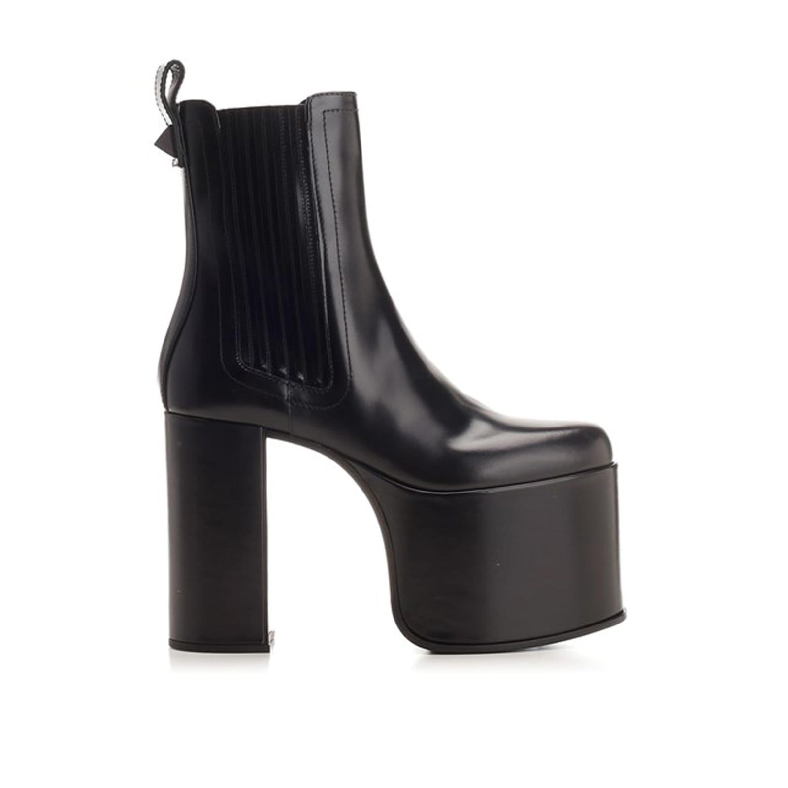 Valentino Garavani Women's Leather Club Ankle Boots in Black